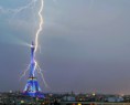 /album/galerie-photos/tour-eiffel-foudre-jpg/
